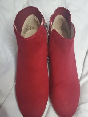Reaction Kenneth Cole  Suede Ankle Booties  Burdundy Wine Color